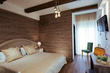 هتل Best Western Maison B