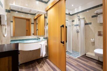 هتل Best Western Maison B