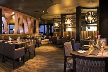 هتل Black Rock Oceanfront Resort