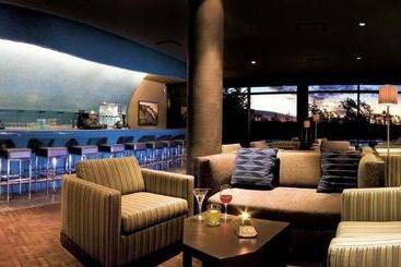 هتل Black Rock Oceanfront Resort