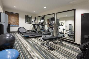 هتل Candlewood Suites Fort Lauderdale Airport Cruise, An Ihg