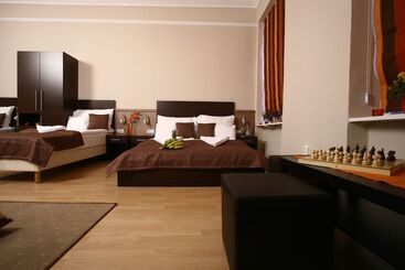 Central Hotel 21 And Apartments