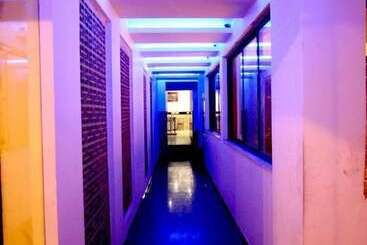 هتل Chanchal Deluxe
