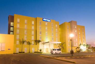 هتل City Express By Marriott Lazaro Cardenas