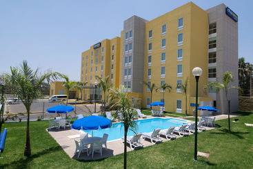 هتل City Express By Marriott Lazaro Cardenas