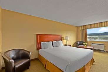 ホテル Coast Fraser Inn