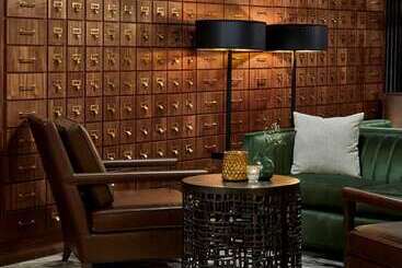 هتل Cumberland House Knoxville, Tapestry Collection By Hilton