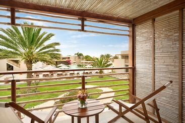 هتل The Legend Paracas Resort, A Destination By Hyatt