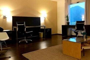 هتل Fiesta Inn Mexicali