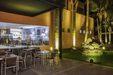 هتل Fiesta Inn Express San Luis Potosí Oriente