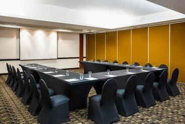 هتل Fiesta Inn Express San Luis Potosí Oriente
