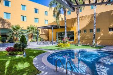 هتل Fiesta Inn Express San Luis Potosí Oriente
