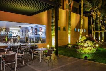 هتل Fiesta Inn Express San Luis Potosí Oriente