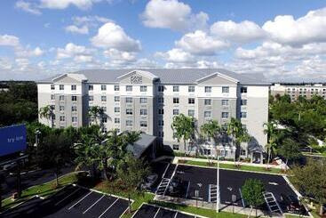 هتل Four Points By Sheraton Fort Lauderdale Airport  Dania Beach