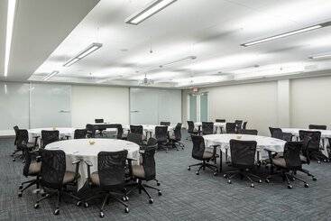 호텔 Four Points By Sheraton Norwood Conference Center