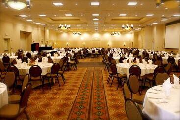هتل Hilton Garden Inn Albany