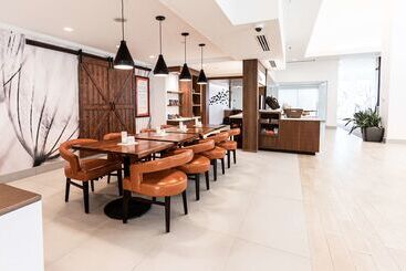 هتل Hilton Garden Inn Fairfax