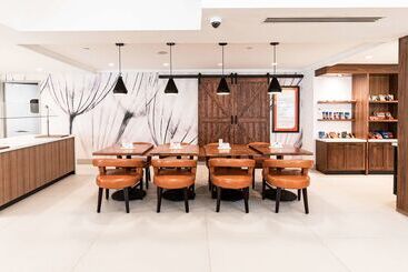 هتل Hilton Garden Inn Fairfax