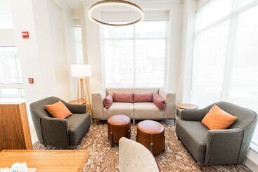 هتل Hilton Garden Inn Fairfax
