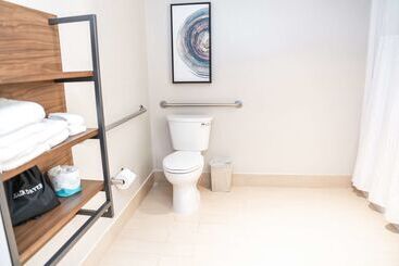 هتل Hilton Garden Inn Fairfax