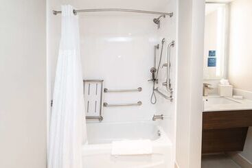 هتل Hilton Garden Inn Fairfax