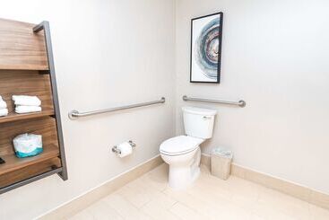 هتل Hilton Garden Inn Fairfax