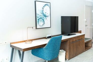 هتل Hilton Garden Inn Fairfax