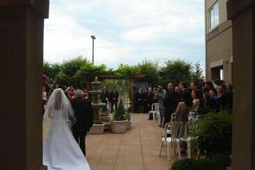 هتل Hilton Garden Inn Fairfax