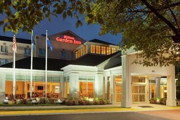 هتل Hilton Garden Inn Fairfax