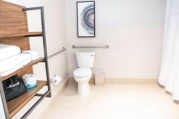 هتل Hilton Garden Inn Fairfax