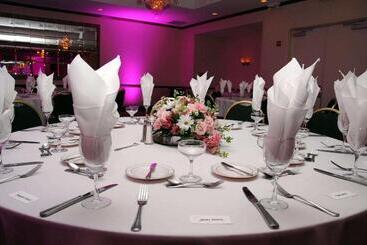 هتل Hilton Garden Inn Fairfax