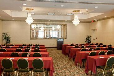 هتل Hilton Garden Inn Fairfax