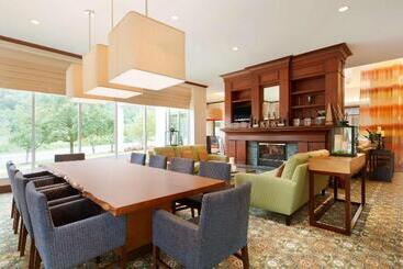 هتل Hilton Garden Inn Fairfax