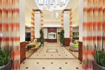 هتل Hilton Garden Inn Fairfax