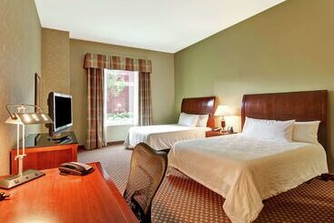 هتل Hilton Garden Inn Ottawa Airport