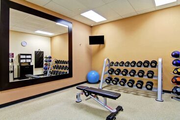 هتل Hilton Garden Inn Ottawa Airport