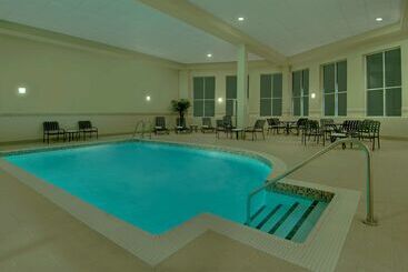 هتل Hilton Garden Inn Ottawa Airport