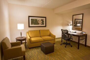 هتل Hilton Garden Inn State College