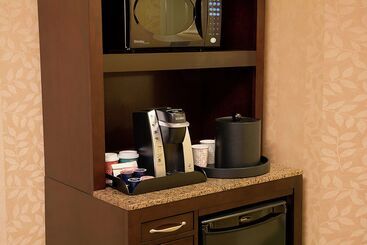 هتل Revery Toronto Downtown, Curio Collection By Hilton