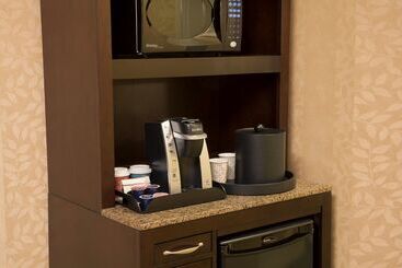 هتل Revery Toronto Downtown, Curio Collection By Hilton