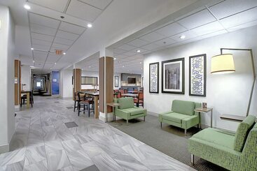 هتل Holiday Inn Express Airport Calgary, An Ihg