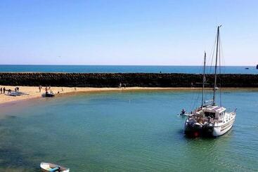 Holiday Inn Express Folkestone Channel Tunnel, An Ihg - Folkestone
