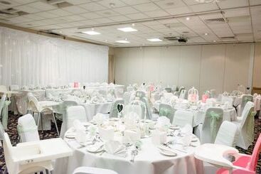هتل Holiday Inn Leeds Wakefield M1 Jct40, An Ihg