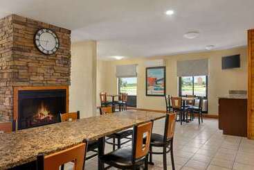 هتل Howard Johnson By Wyndham Pigeon Forge