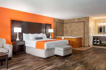 هتل Howard Johnson By Wyndham Pigeon Forge