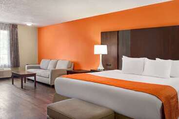 هتل Howard Johnson By Wyndham Pigeon Forge