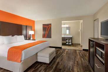 هتل Howard Johnson By Wyndham Pigeon Forge
