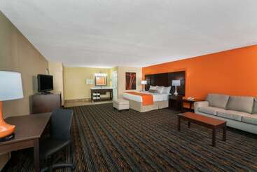 هتل Howard Johnson By Wyndham Pigeon Forge