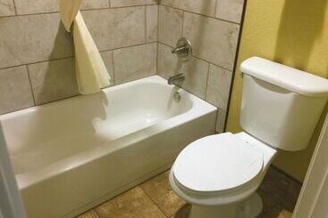 هتل Howard Johnson By Wyndham Pigeon Forge