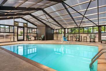 هتل Howard Johnson By Wyndham Pigeon Forge